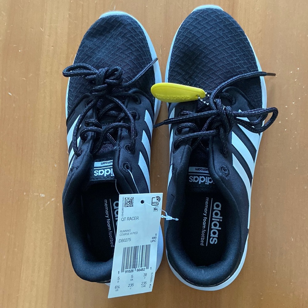 Brand new Adidas QT Racer cloud foam (girls size 6 1/2)